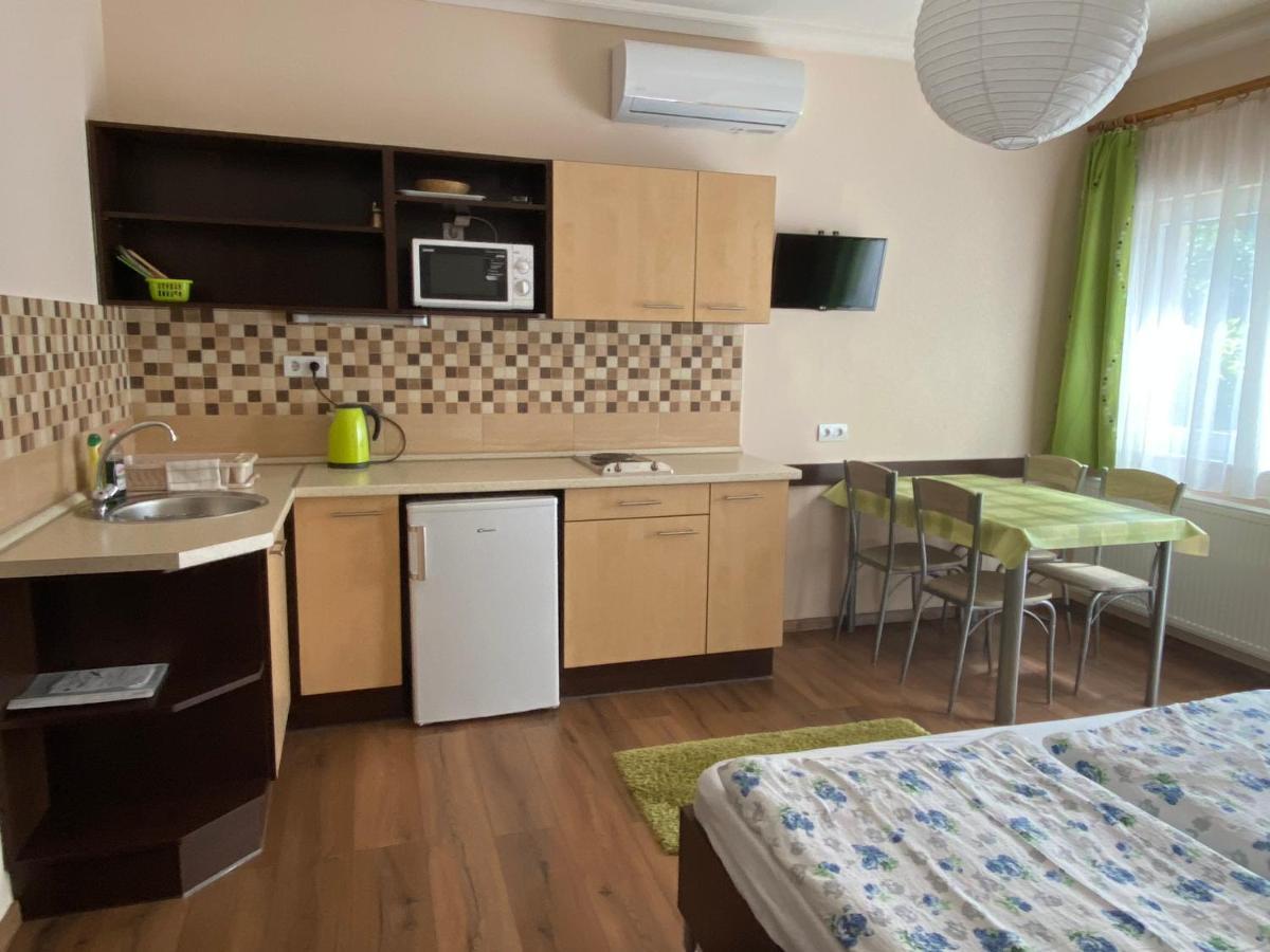 Appartement Magyar Apartman Iii. à Hajdúszoboszló Extérieur photo