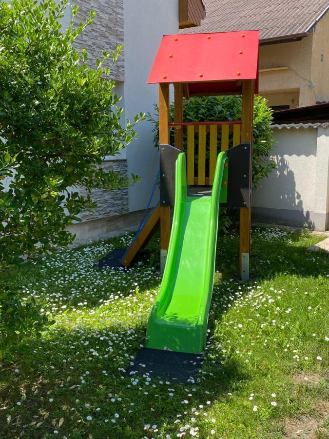 Appartement Magyar Apartman Iii. à Hajdúszoboszló Extérieur photo