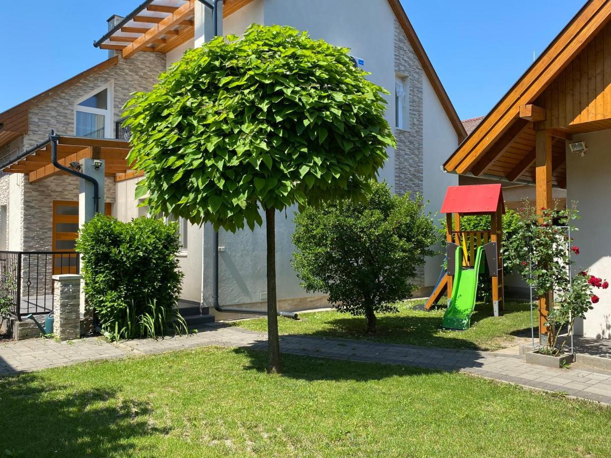 Appartement Magyar Apartman Iii. à Hajdúszoboszló Extérieur photo