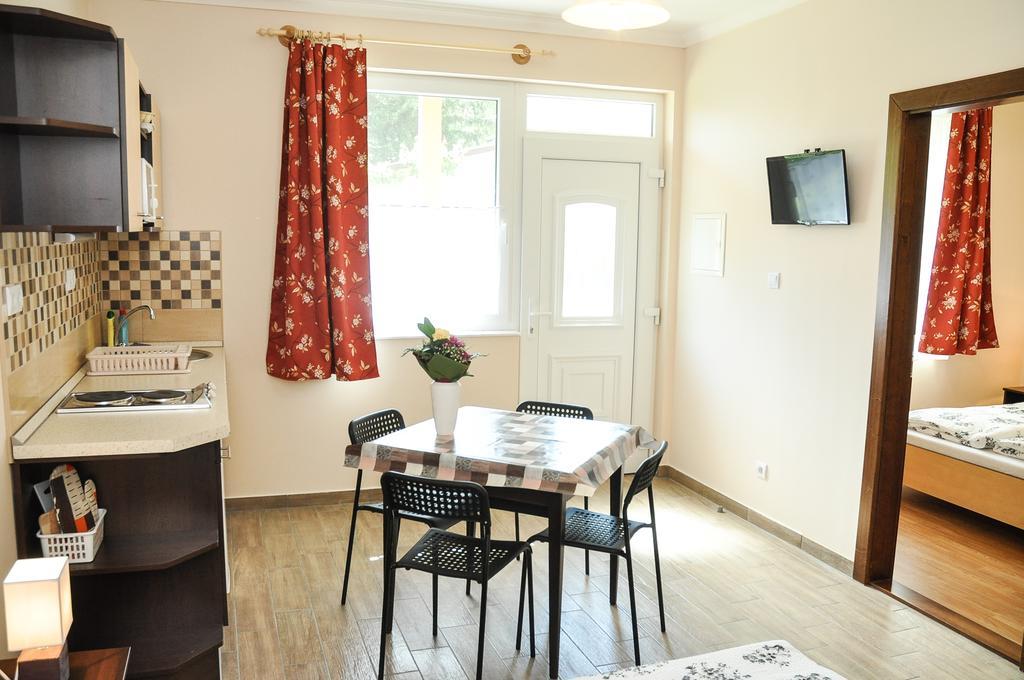 Appartement Magyar Apartman Iii. à Hajdúszoboszló Extérieur photo